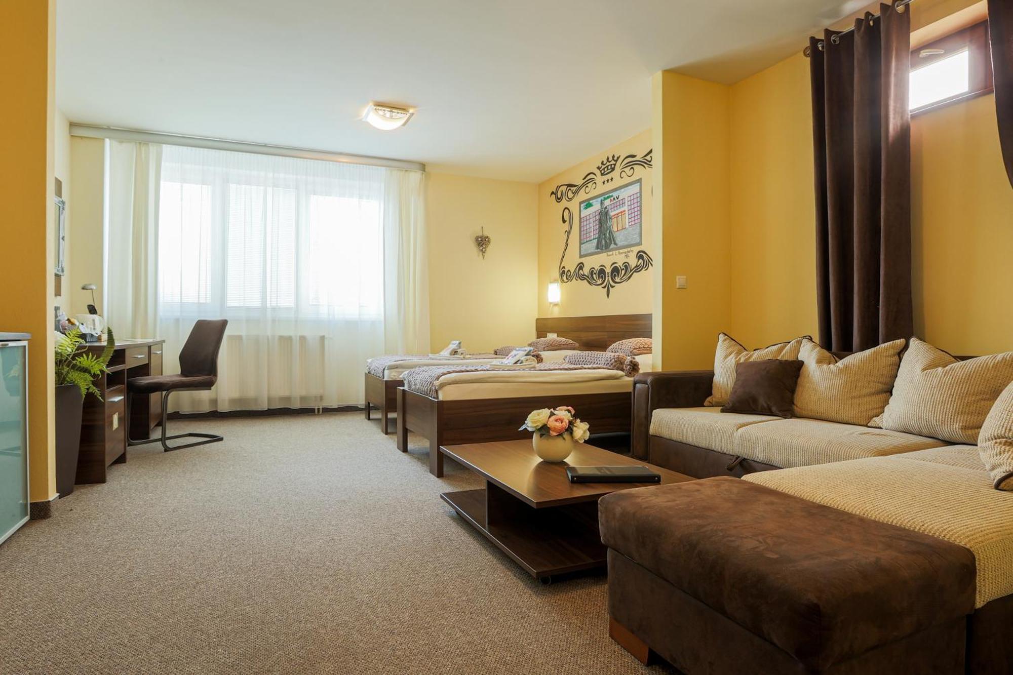 Grand Hotel Senica, Garni Exteriér fotografie
